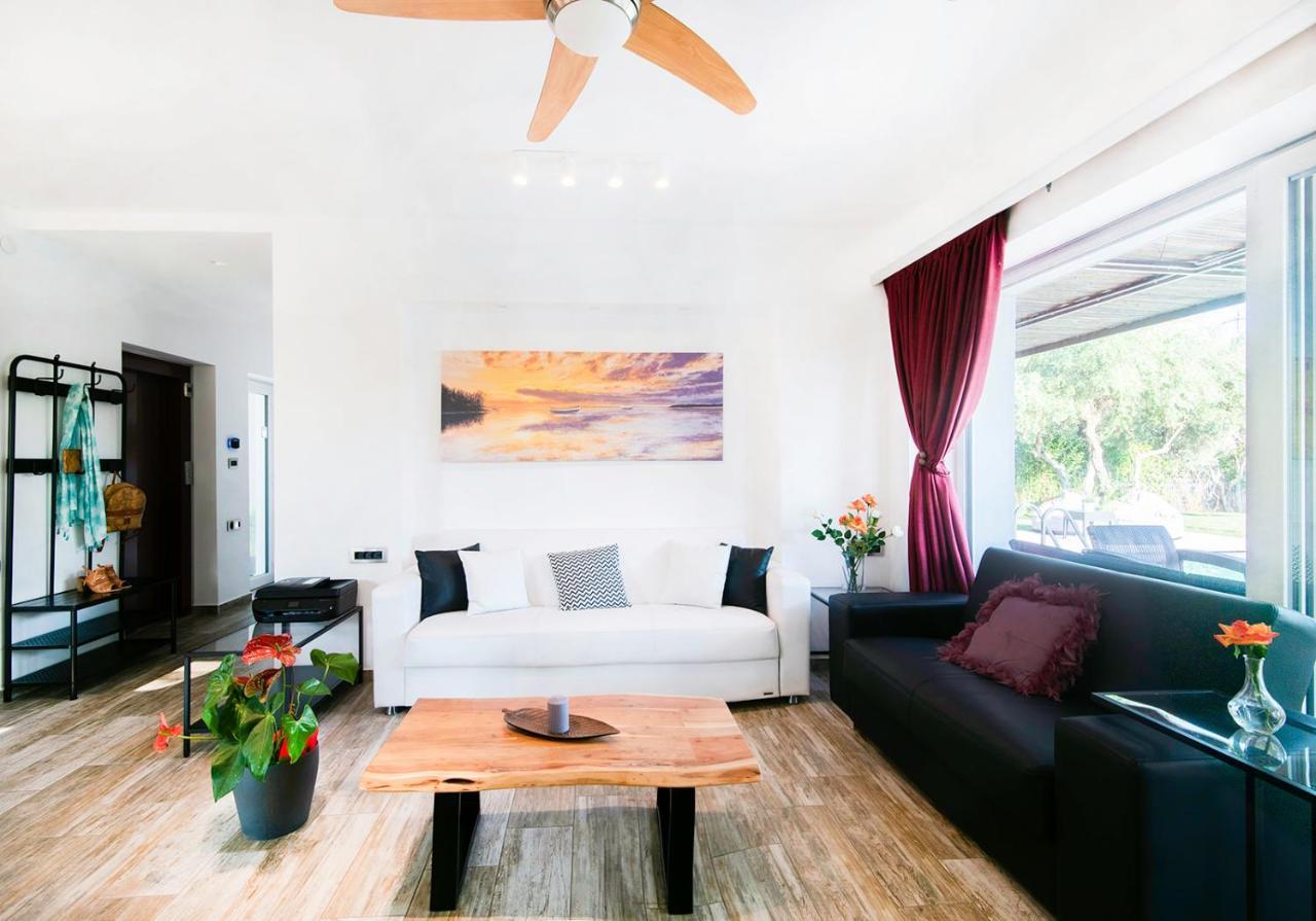 Enervillas Vip Villas With Pool Bbq Kato Alissos ภายนอก รูปภาพ